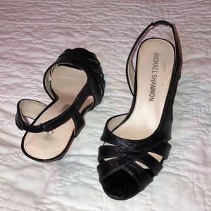 ⭐️SOLD⭐️ Low heel black dressy sandals